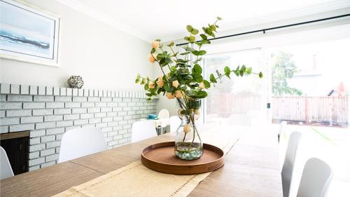 East San Jose House | Modern Spacious 5BR Retreat -Games & Large Yard