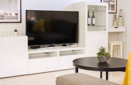 Colebee House | Modern, Spacious & Close to Park Colebee