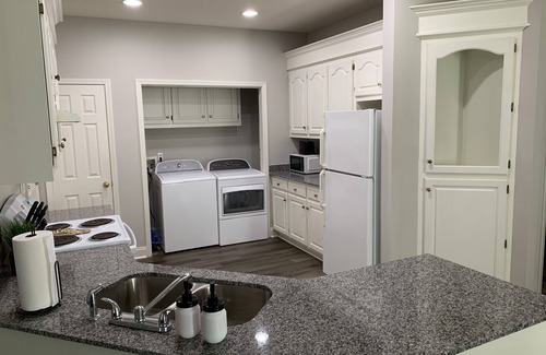 Sumter House | Modern & Spacious Duplex