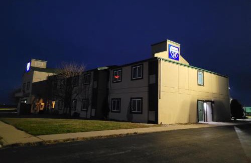 Minonk Hotel | Modern Stay 39 Lakeview By OYO Minonk