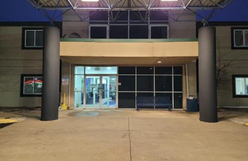 Minonk Hotel | Modern Stay 39 Lakeview By OYO Minonk