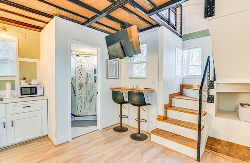 Starkville Apartment | Modern Studio ~ 2 Mi to MSU in Starkville!