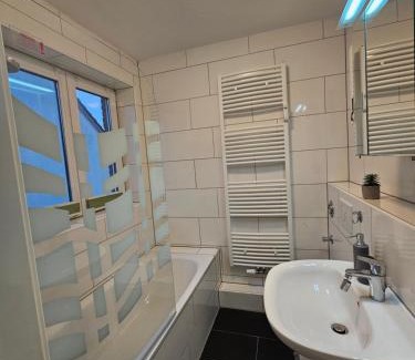 Buderich Apartment | Modern Studio near Düsseldorf Airport & Messe/Fair