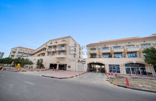 Dubai Apartment | Modern Studio Retreat at Damac Madison