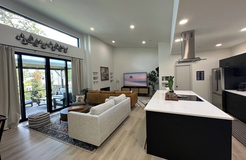 Annapolis House | Modern Styled Home in Historic Annapolis Eastport Neighborhood