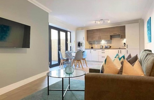 Rochester East Ward Apartment | Modern & Stylish 2 Bedroom 2 Bath Apartments in Rochester