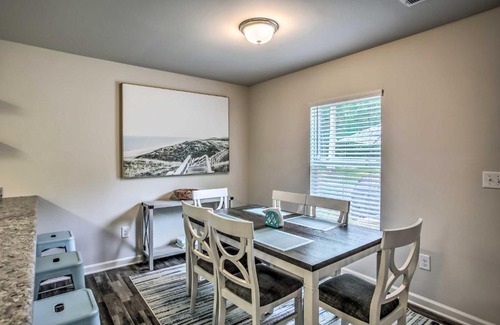 Sunset Beach House | Modern Sunset Beach Rental - 2 Mi to Golfing!