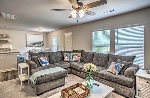 Sunset Beach House | Modern Sunset Beach Rental - 2 Mi to Golfing!