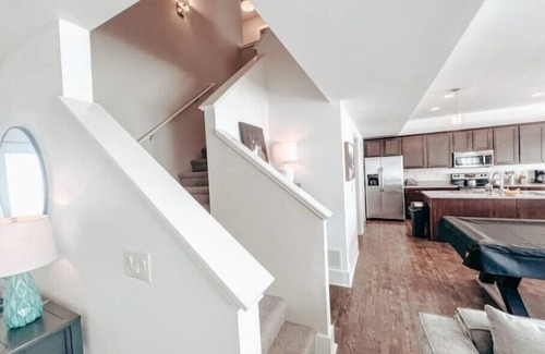 Williston House | Modern Townhome Retreat