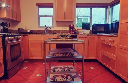 Mid City House | Modern Townhouse Suites Chef's Kitchen 1Gar Adj Beverly Hills Med & Tech Centers
