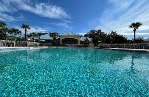 Kissimmee House | Modern Townhouse with Pool Close to Disney & Silver Spurs Arena