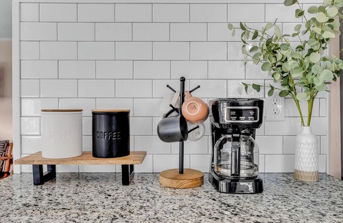 Garden City House | Modern Tropical Bungalow-Golf cart! Pet friendly. Sleeps 8