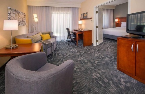 University Place Hotel | Modern Unit w/Balcony, Near PNC Pavilion, Outdoor Pool, Gym & Pet-Friendly