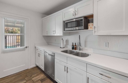 Tempe House | Modern Villa Comfy Stay in Tempe with pool