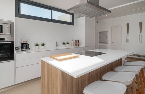 Castillo de Sabinillas Villa | Modern villa near the sea