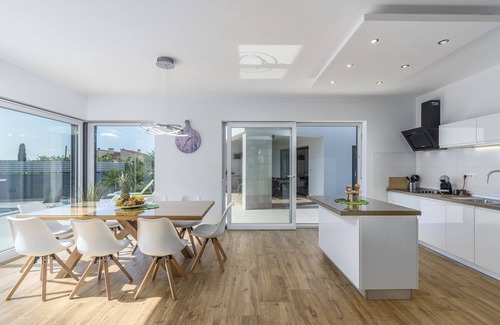 Pula Villa | Modern Villa OL&JU for 9 persons in Pula only 1.5 km from the beach with Pool Heating