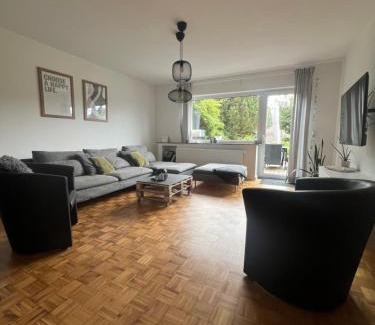 Pruem Apartment | Moderne familienfreundliche Wohnung am Waldrand von Prüm mit Terrasse