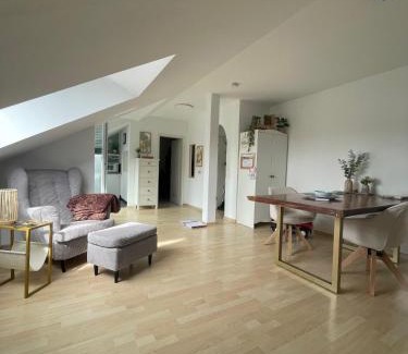 Grosswallstadt Apartment | Modernes Balkon Apart"One" - Toplage mit Parkplatz