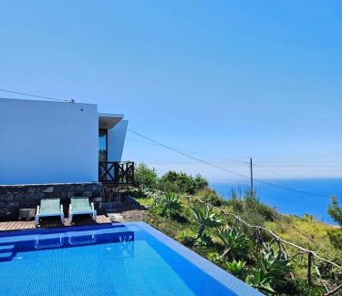Estreito da Calheta House | ModuLAR