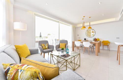 Playa de Mogan Apartment | Mogan Beachfront apartment V&L by VillaGranCanaria