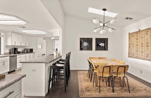 Yucca Valley House | Mojave Moon- Group Retreat w/Pool,Spa & Pickleball