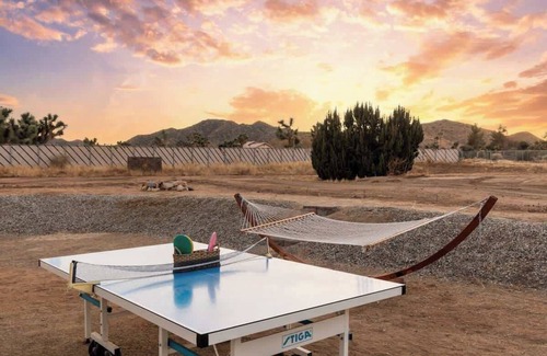 Yucca Valley House | Mojave Moon- Group Retreat w/Pool,Spa & Pickleball