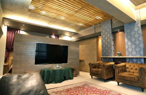 Minami Apartment | MolinHotels701-札幌市定山渓天然温泉に紅葉シーズン到来-W-beds5&S-2