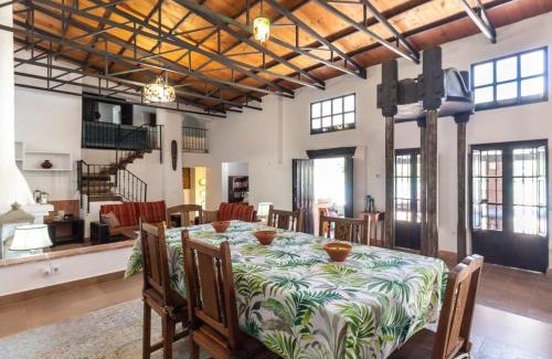 Guajar Faraguit House | Molino Arroyo