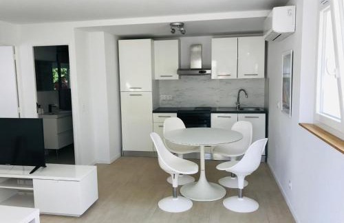 Le Pradet Apartment | Mon littoral (rez-de-jardin) 100 m de la plage