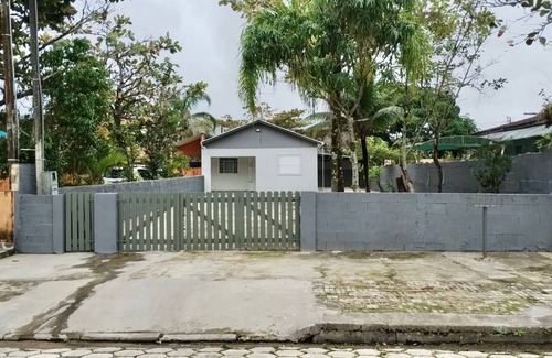 Mongagua House | MON676 Casa ampla pimbolim e bilhar