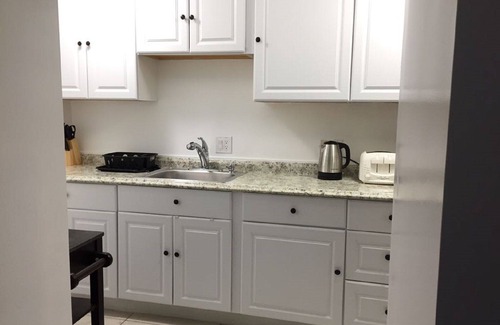 Derwood Villa | Mona's-luxurious 810-SF 2 Bedrooms, 2 full Baths, Beautiful & Bright Apartment.