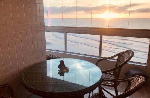 Mongagua Apartment | Mongaguá com vista para o Mar pé na areia