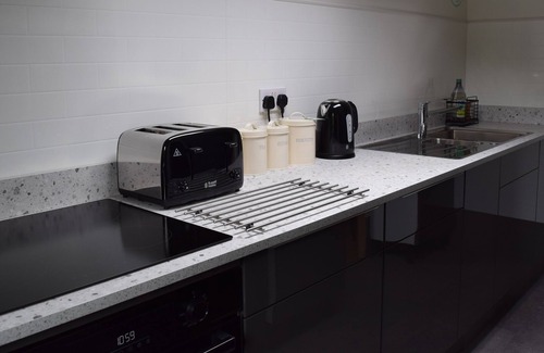 Ryde Cabin | 'Monktonmead Lodge' with private indoor pool. Secluded location, near to Ryde.