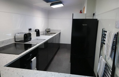 Ryde Cabin | 'Monktonmead Lodge' with private indoor pool. Secluded location, near to Ryde.