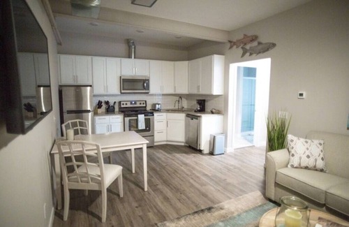 Bridgman Hotel | Monogram Inn - Breakwater (Room #17)