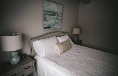 Bridgman Hotel | Monogram Inn - Breakwater (Room #17)
