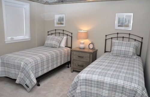 Bridgman Hotel | Monogram Luxury Condo-Lakeside (Suite #3)