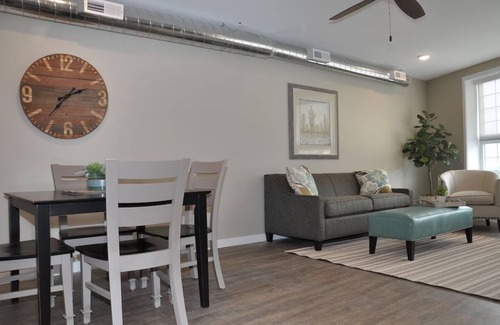 Bridgman Hotel | Monogram Luxury Condo-Lakeside (Suite #3)