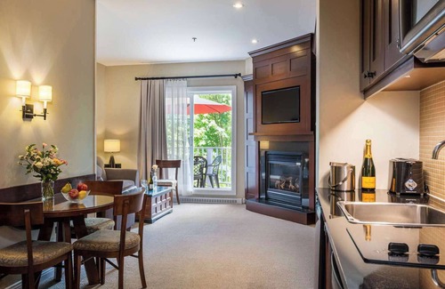 Mont-Tremblant Hotel | Mont-Tremblant - Château Beauvallon - One Bedroom Family Suite-Free resort shuttle!