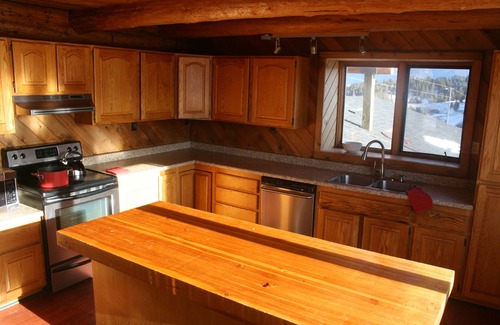 Butte House | Montana Log Home on Private Acreage with Mountain Views