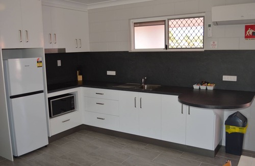 Rosslea Hotel | Monte Carlo Motor Inn