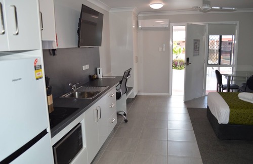 Rosslea Hotel | Monte Carlo Motor Inn