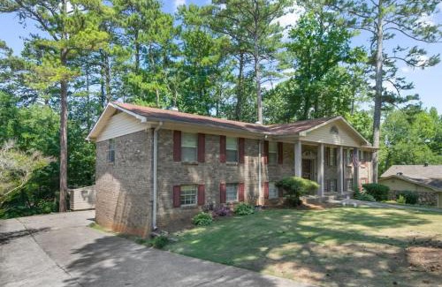 New Castle House | Monterey Drive Maison