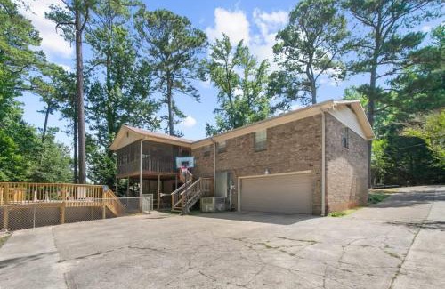 New Castle House | Monterey Drive Maison