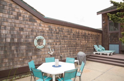 Castroville House | Monterey Dunes Beachfront no shoes needed to play in the sand.Book now without waiting!