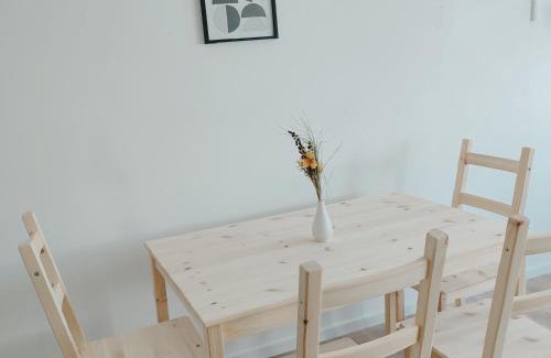 Langenfeld Apartment | Monteurwohnung Ferienwohnung Business Appartement rechts Langenfeld