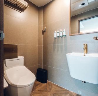 Jongno Hotel | MONTHLIV Gwangjang Market Hotel Stay