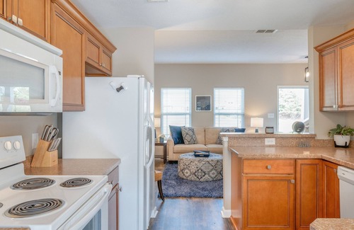 Madison House | Monthly rental Madison Townhome 2/2.5- close to Arsenal Gate 7, Town Madison
