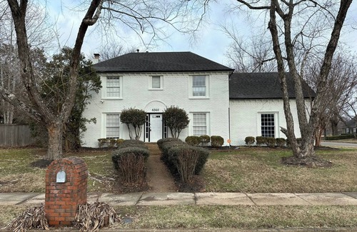 Cordova House | MONTHLY STAYS- 4 BR+ Extra Space Beds- Retreat w/Private Pool