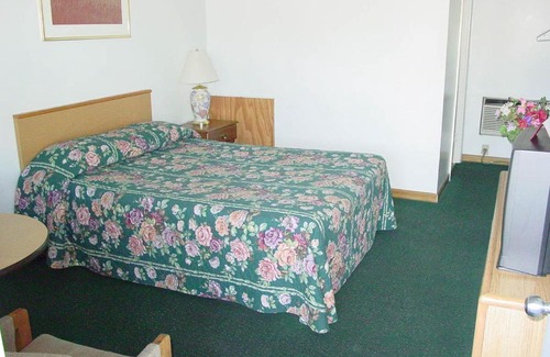 Monticello Hotel | Monticello Inn - Monticello, Indiana